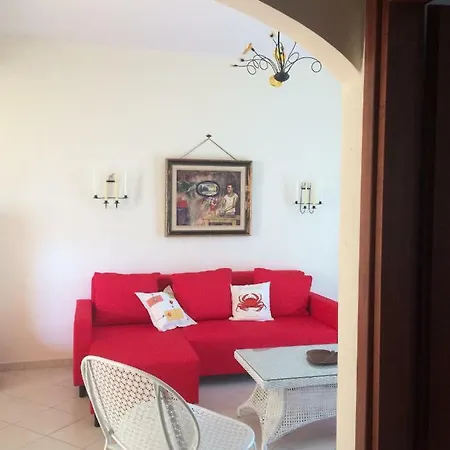 La Casa Allegra In Rosso Siviri